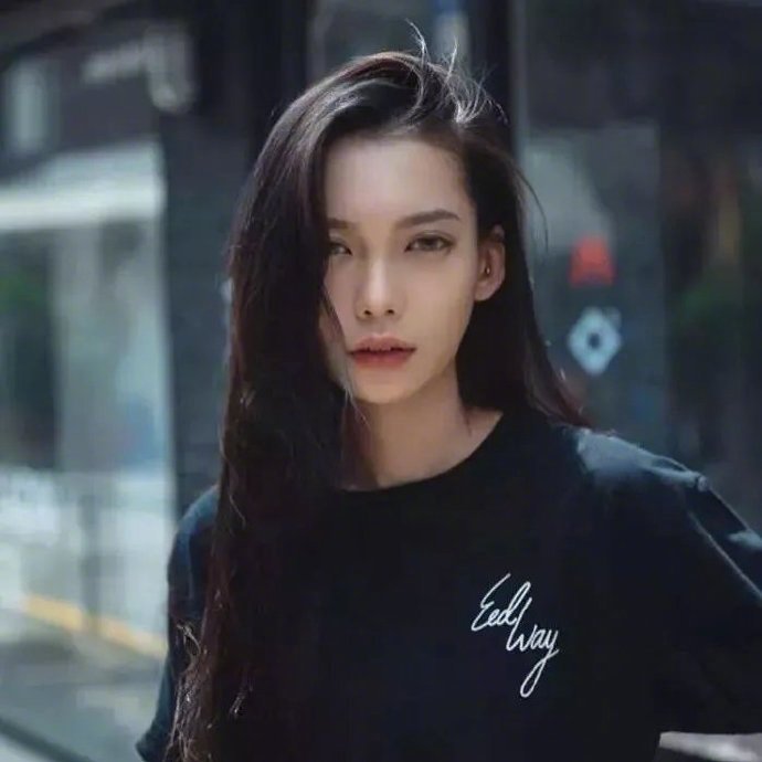 “      不管生活会不会变好，     你都要开心呀，     保持真诚勇敢