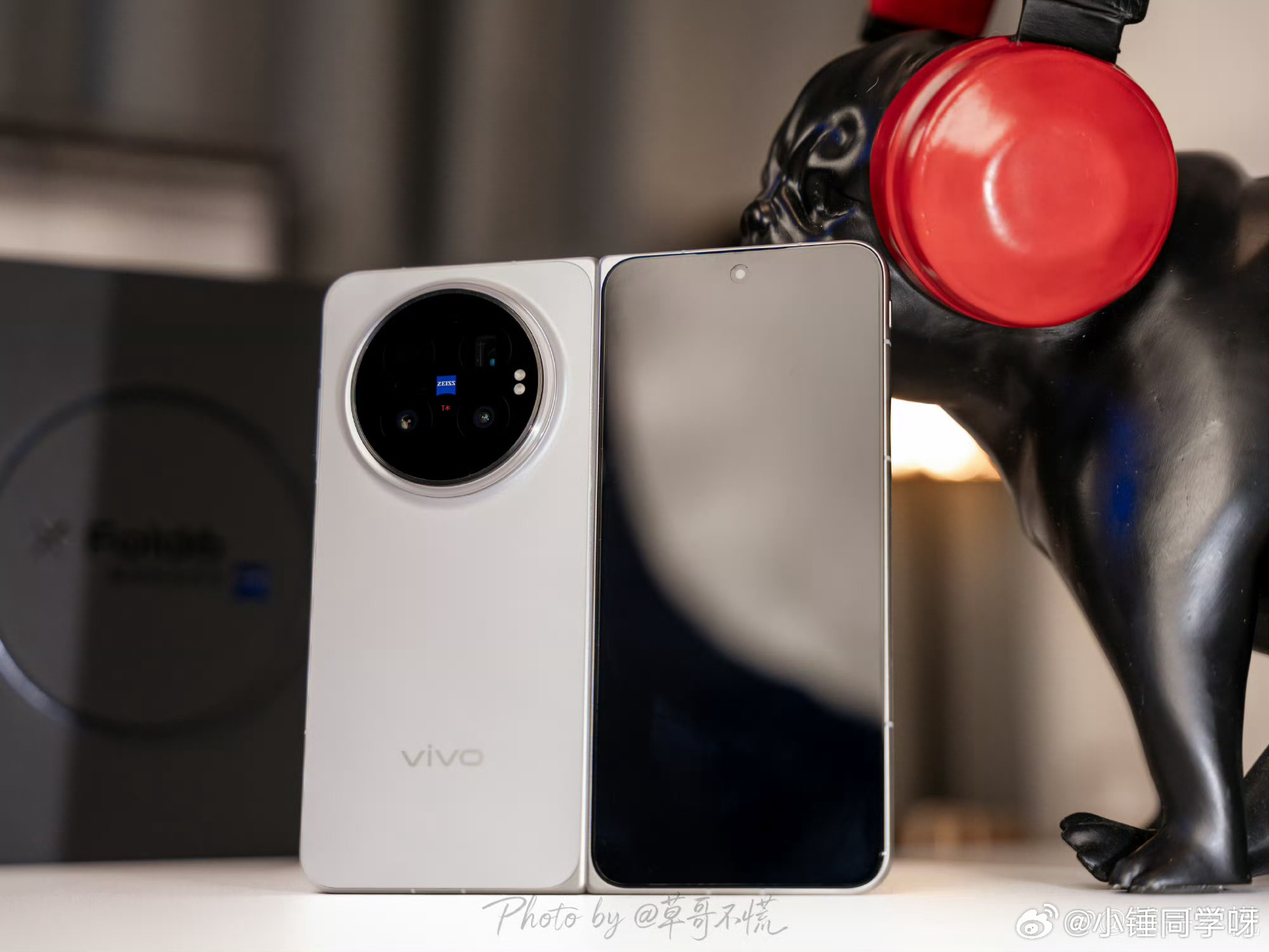 AI支付vivo X Fold6盐湖简约不简单折叠屏也能配增距镜影像可期 