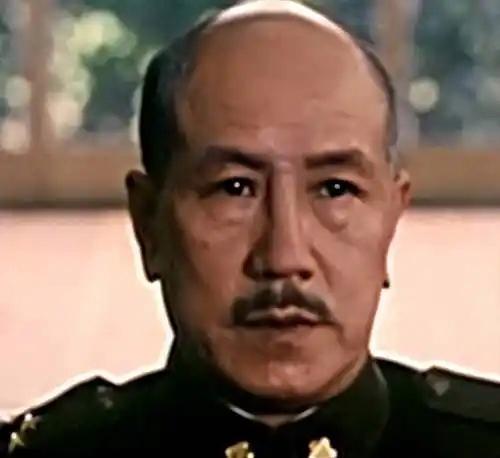 孙飞虎凭“蒋介石”封帝，却一生被困在这个角色里

一九八一年春天，一个电话打到贵