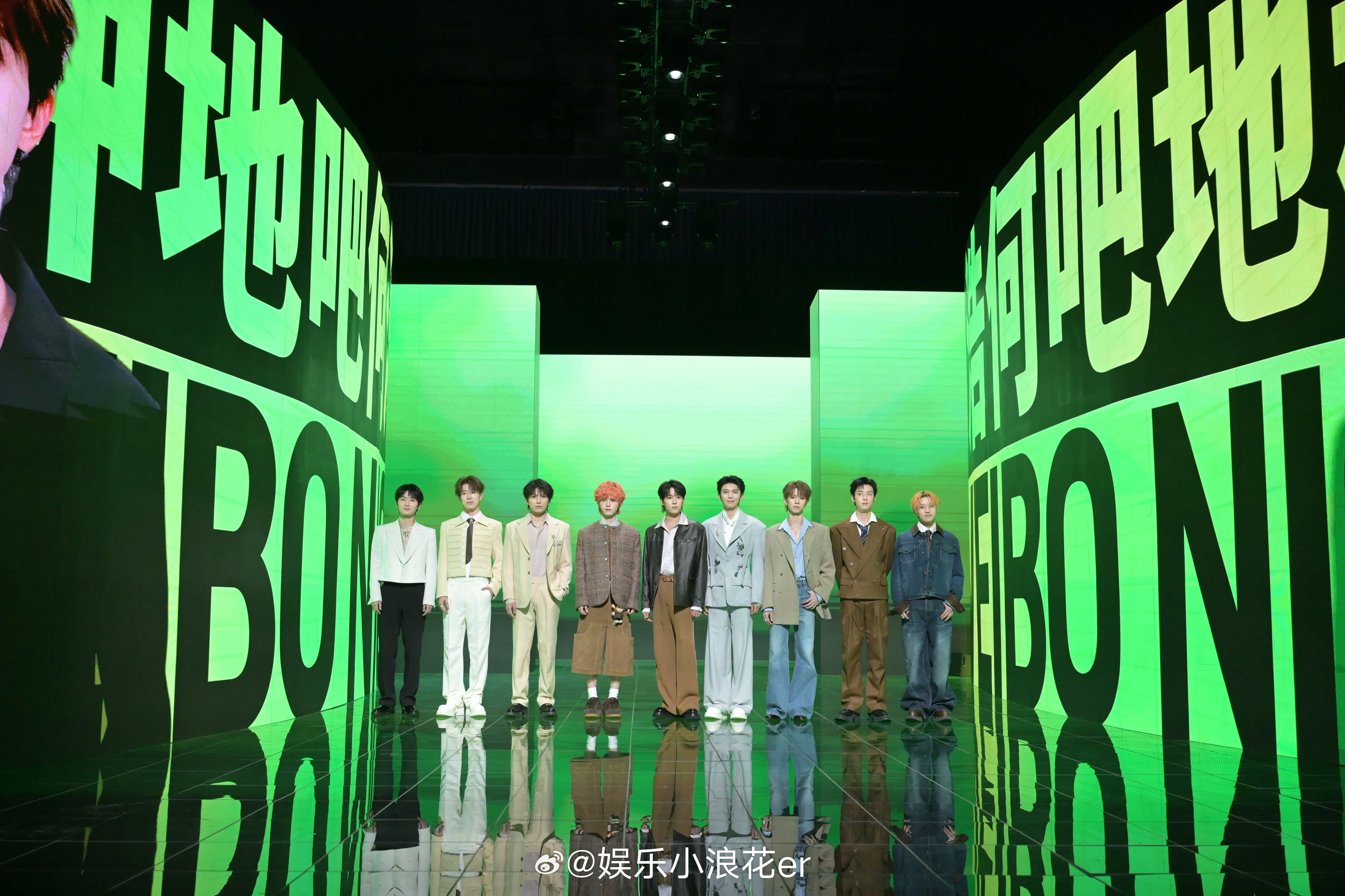 十个勤天特殊大屏 哇！！！ 