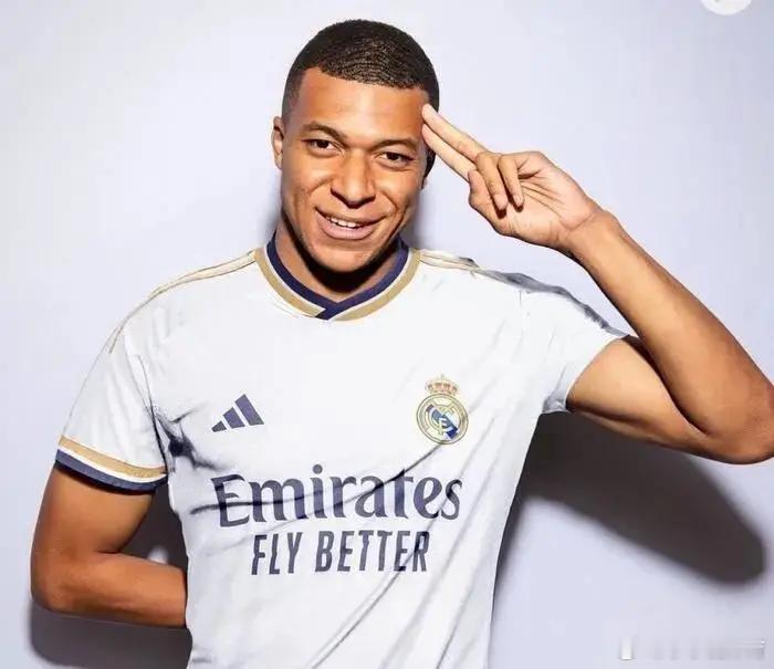 足球第一豪门，皇马的成绩有多好皇家马德里，西甲足球俱乐部主场：马德里伯纳乌球场荣