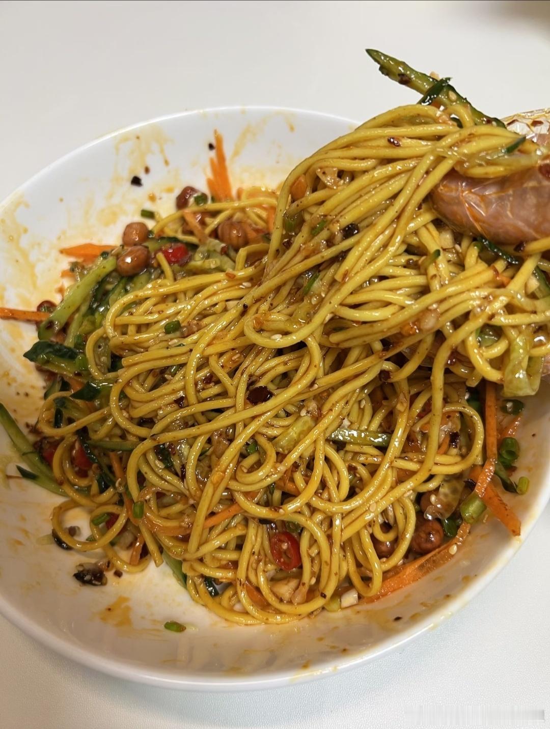 情感我这个土生土长的重庆姑娘，是很喜欢吃面食的。尤其是麻辣鲜香的重庆小面和油润爽