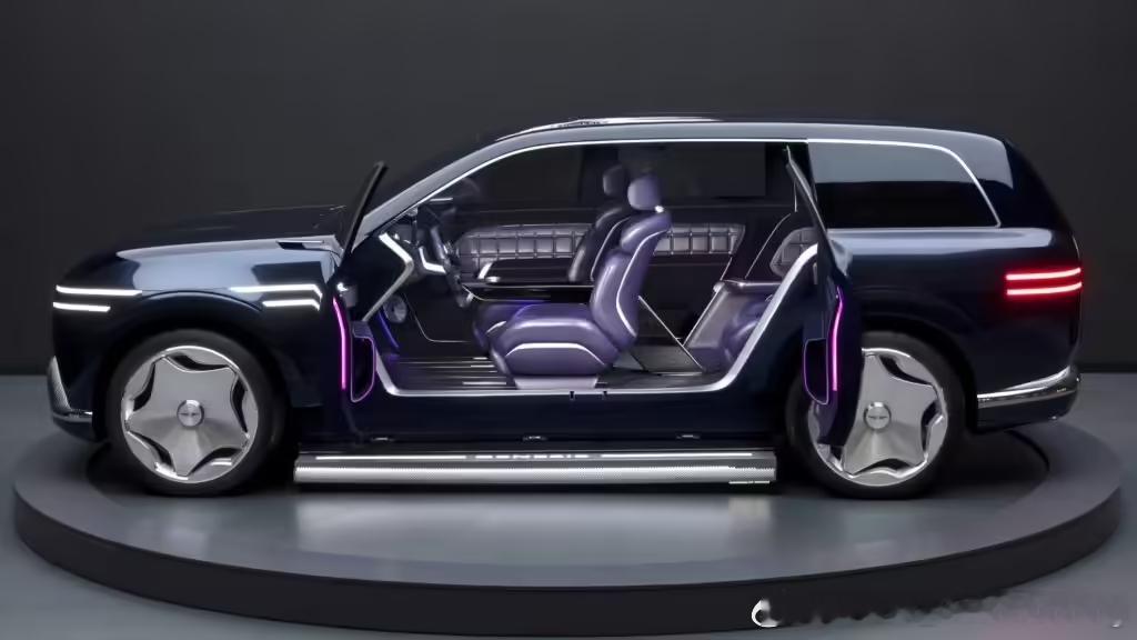 捷尼赛思全新纯电旗舰SUV GV90将在本月亮相，特别吸引眼球的是新车后对开式车
