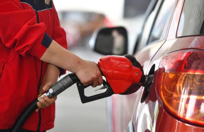 如果你觉得95号汽油重回“9元时代”仅仅是每个月多掏几百块油钱，那我只能说，你可