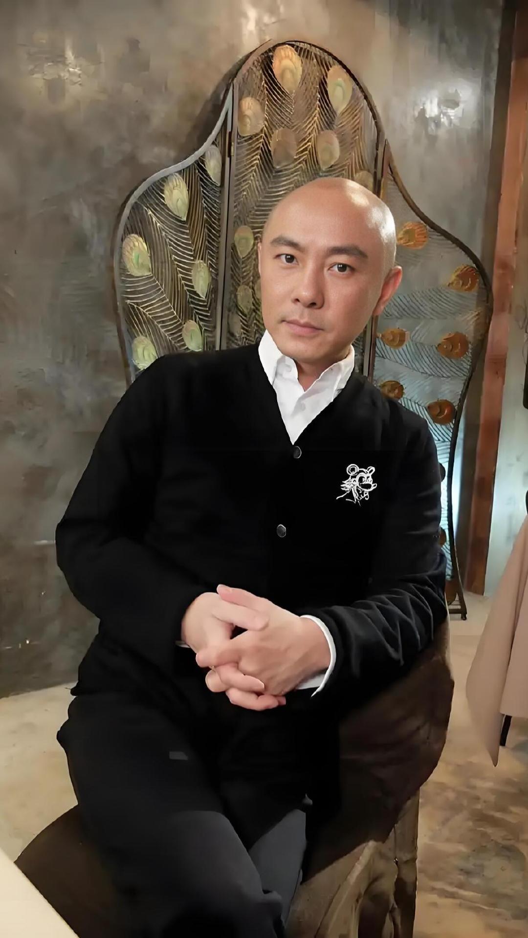 张卫健17岁酒吧卖唱养家 从一晚150到一晚两千，数字变化的背后是他无数个日夜的