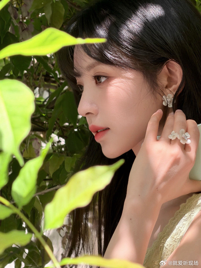 比夏天先来的是田曦薇的星星海 解锁花式打卡全新玩法咯～约上好友一同前往线下大屏聚