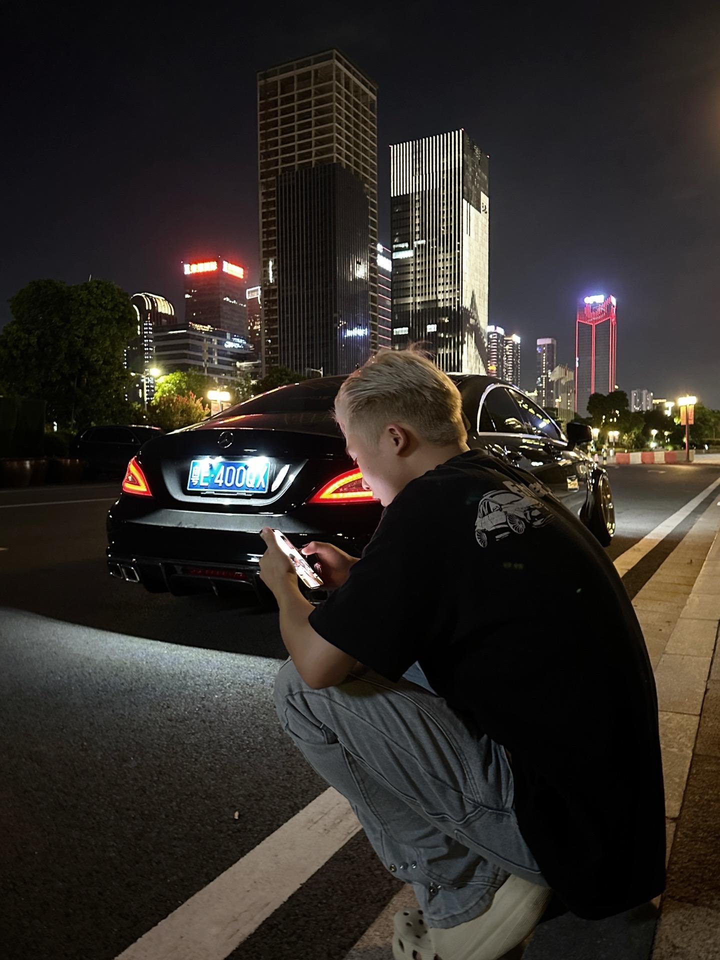 召唤你身边的小富婆给你买