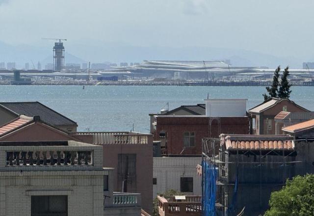 国台办刚宣布，要给金门、马祖通水、通电、通气、通桥，话音刚落，金门县副县长李文良