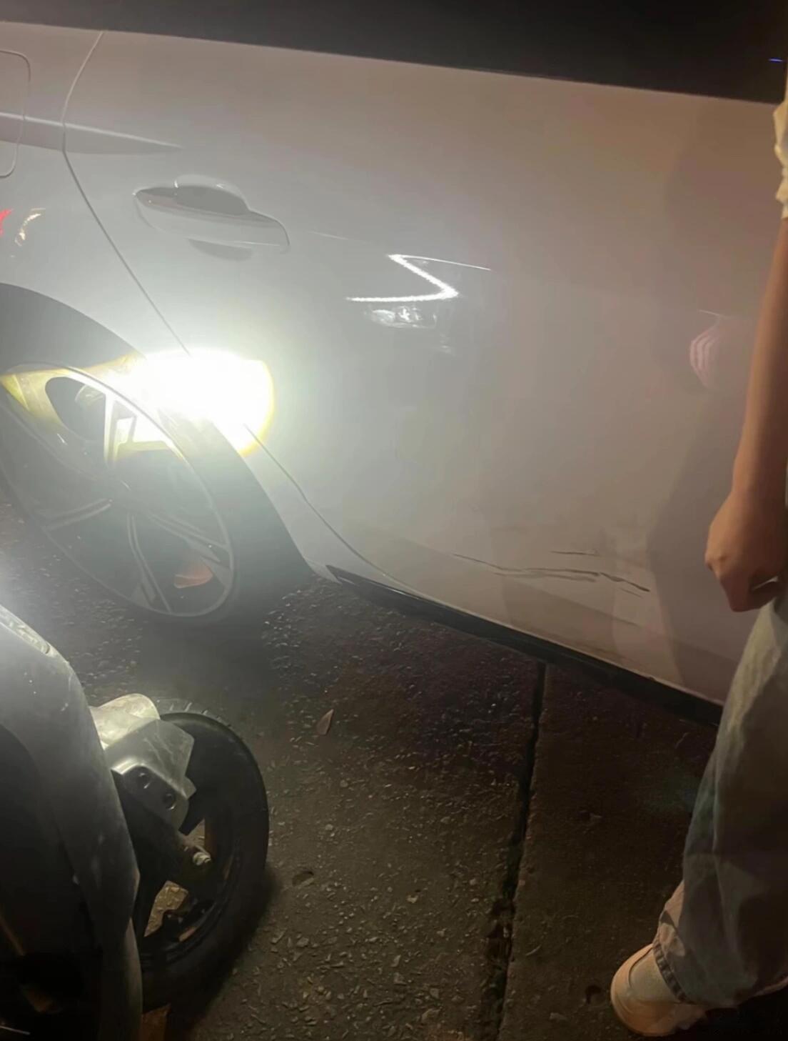 男朋友刮到我的车，我让他出钱修理，我错了吗[哆啦A梦害怕] ！！！ ​​​