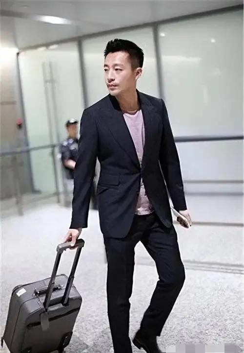 如果当年大s嫁的人是周渝民就没后来那么多事了，多好一个大姑娘愣是给渣男当老婆，九