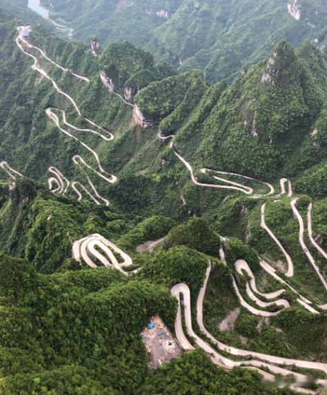 “建这么危险的路谁敢走？”中国用时7年，建成“最危险”的盘山公路，10公里的公路