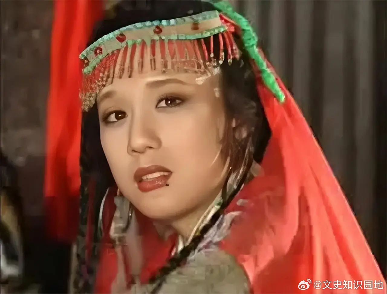 历史 李元昊这辈子可能没见过那么美的女人。当他第一次见到即将成为太子妃的没移氏时