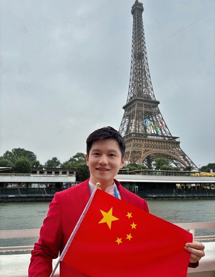 樊振东巴黎奥运夺金一周年 去年今日，樊振东在巴黎奥运会首夺乒乓球男单奥运金牌，完