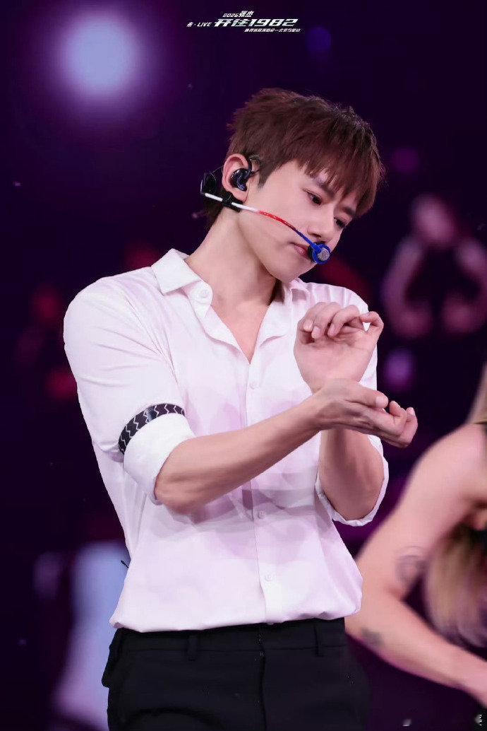 张杰一年开了28场鸟巢演唱会张杰用28场鸟巢演唱会铸就华语乐坛里程碑，极致舞台与