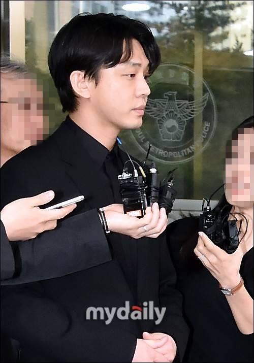  据韩国媒体，首尔中央地方法院将于明天上午11点对刘亚仁进行拘留前审讯，最快将在