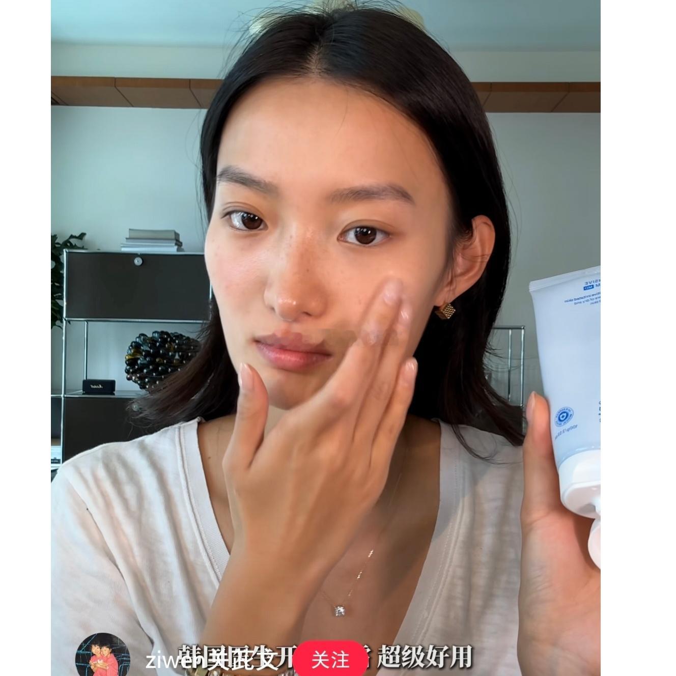 我完全尊重关芘文现在的脸，她很有特色，只想说符合这个标准再推颧骨吧像何赛飞的颧骨
