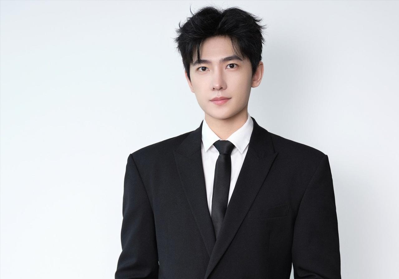 高干子弟，杨洋[呲牙]