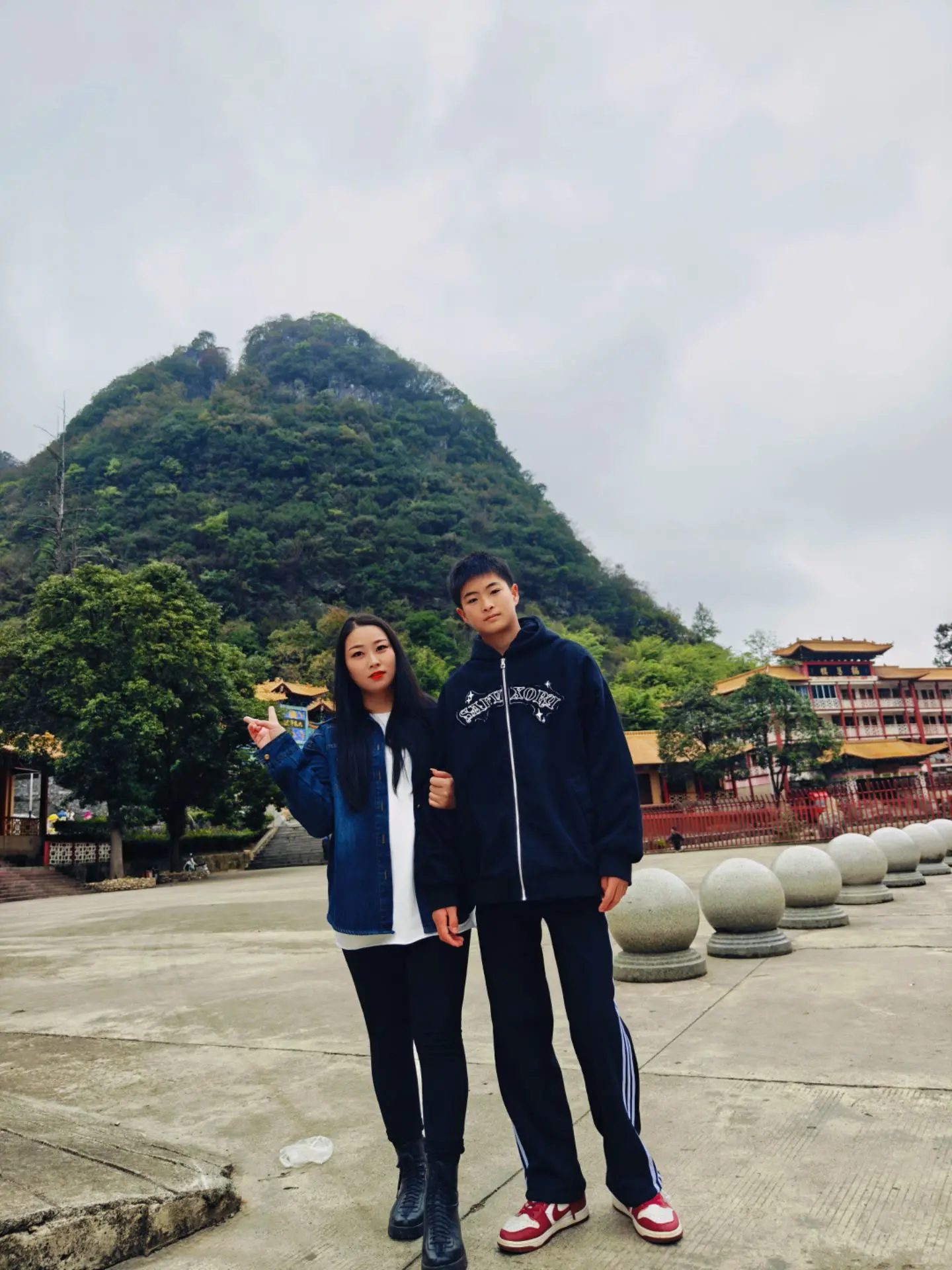 今天不上班，等一下回去看我两个小情人去…嘛嘛都好久没有陪你们了