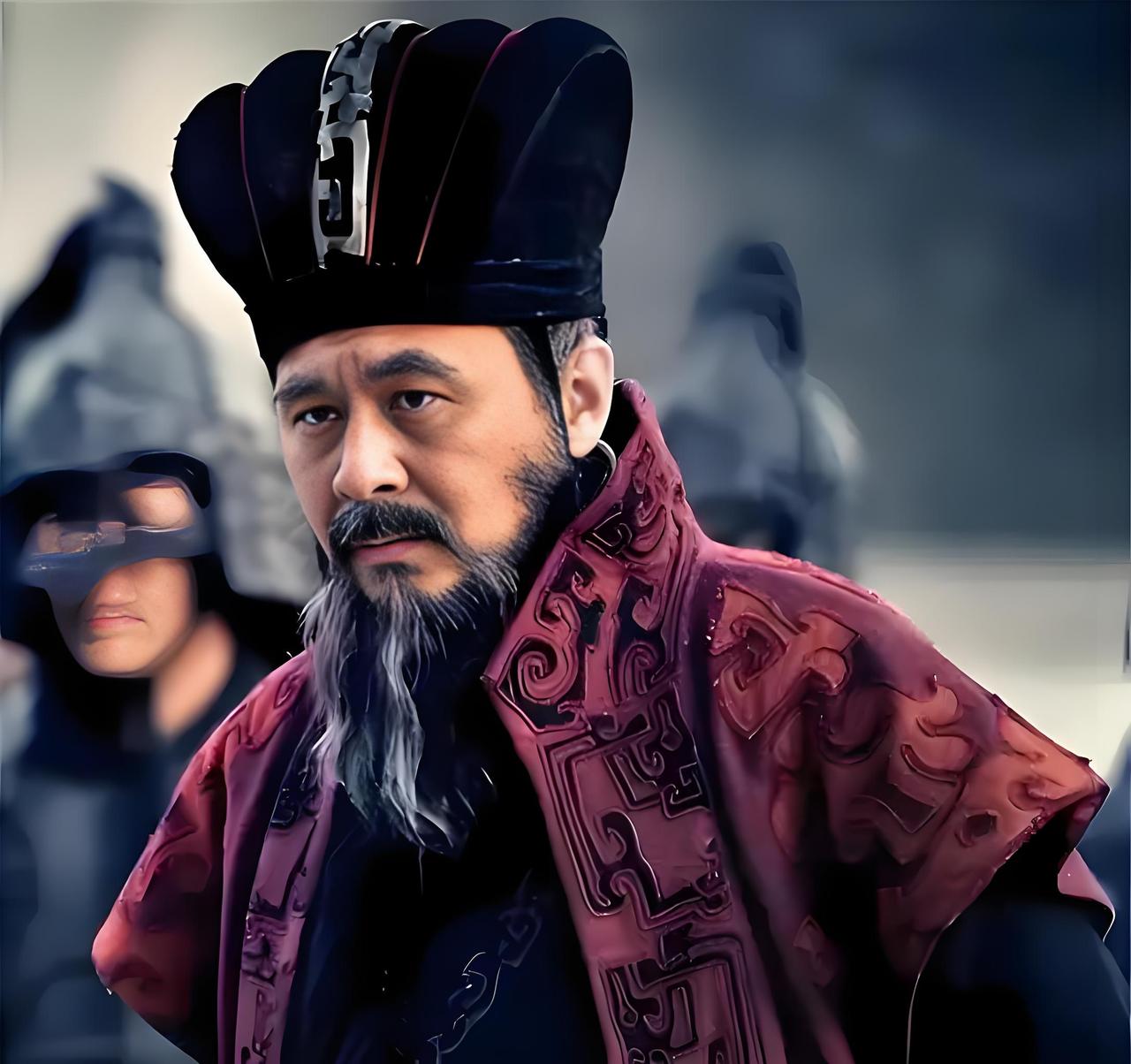 千年前曹操割发代首，尽显治军权谋与风范
      曹操在行军途中，为了保护百姓