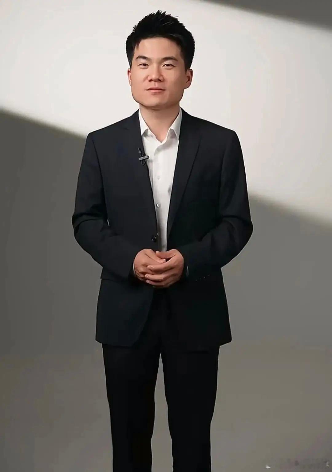 大家是否察觉到董宇辉有些与众不同他已三十多岁，全然没有爆红名人常有的浮躁之态，诸