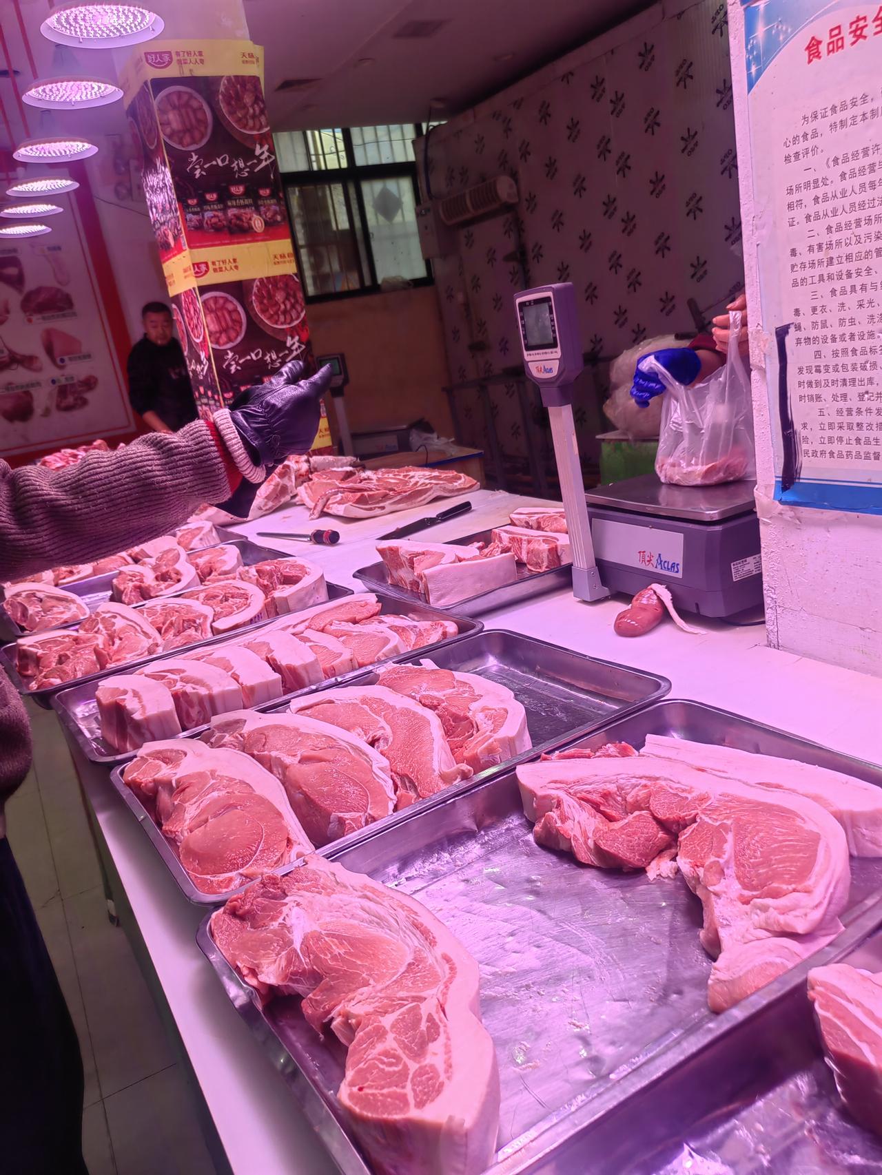 我今天终于活明白了，儿子和儿媳妇晚上要出去吃饭，叫我也去吃。

当时，我正在厨房