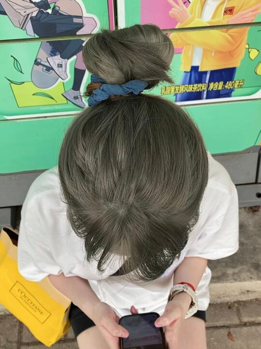 车站碰到一位姐妹的青棕发好好看😭