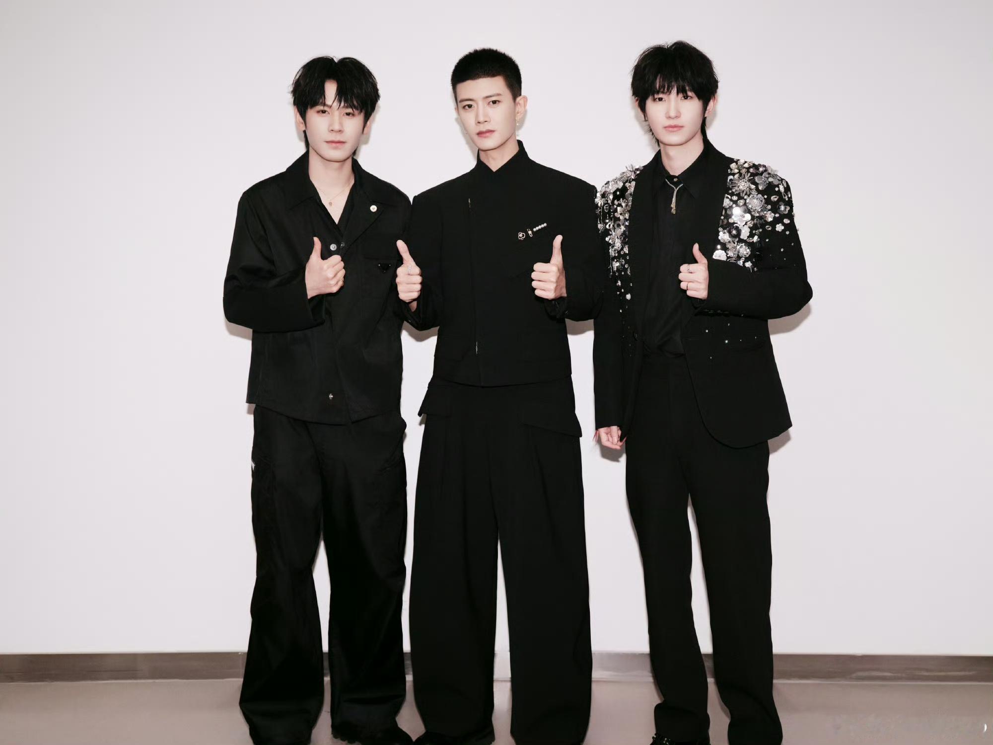 一诺见到了很多好朋友哇~一诺继续努力！ 