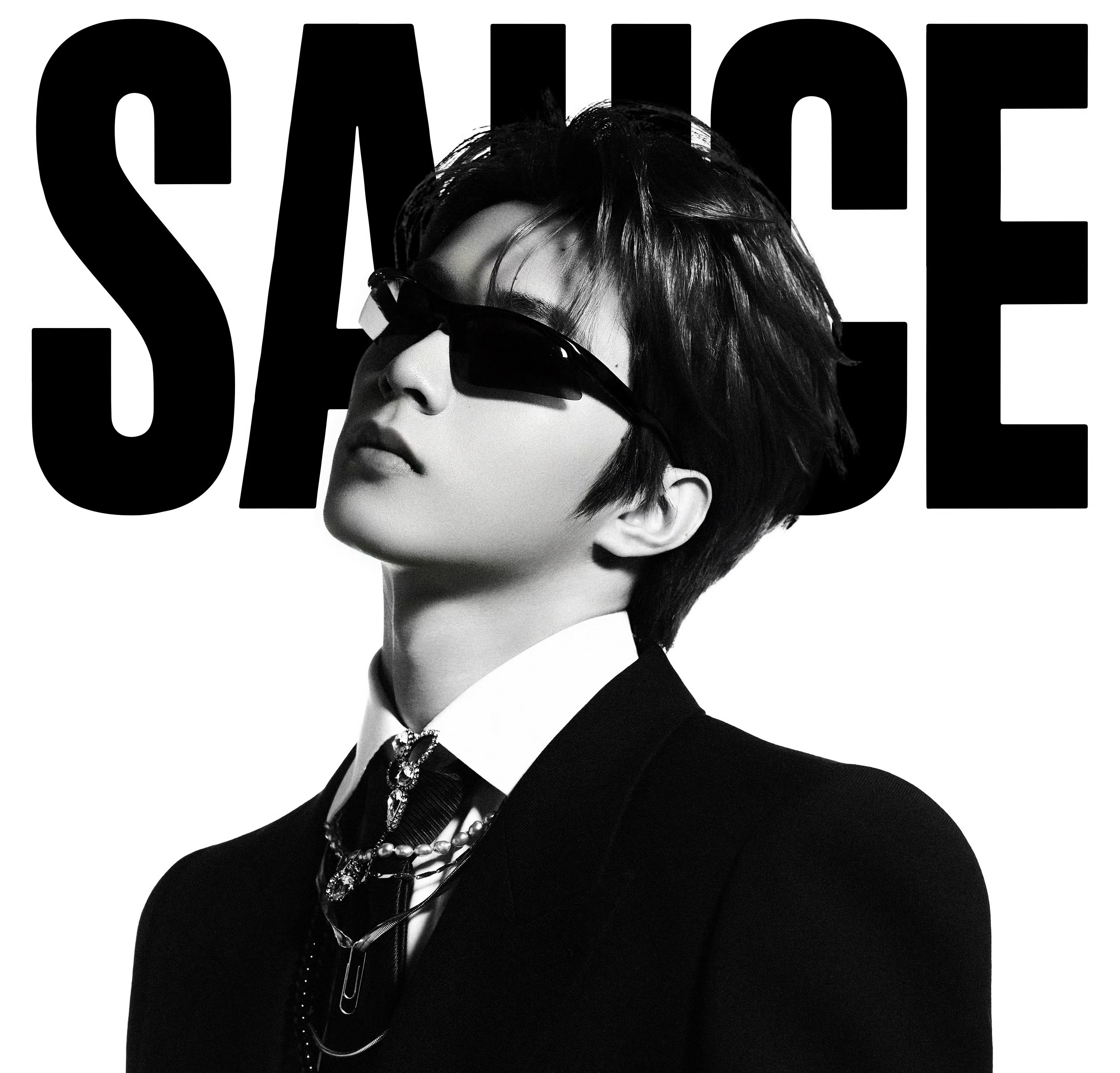 刘耀文携新曲《SAUCE》酷帅登场个性时髦造型，搭配全英文演唱，“Cause I