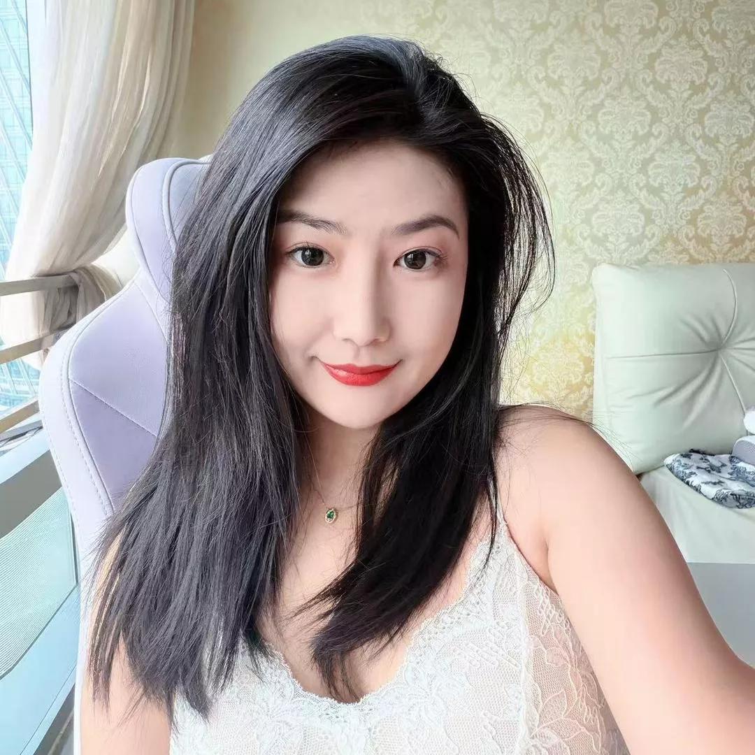 甜美少女心爆棚，清新自然妆容，满满元气少女清透少女感妆容 温柔甜美风妆容 元气甜