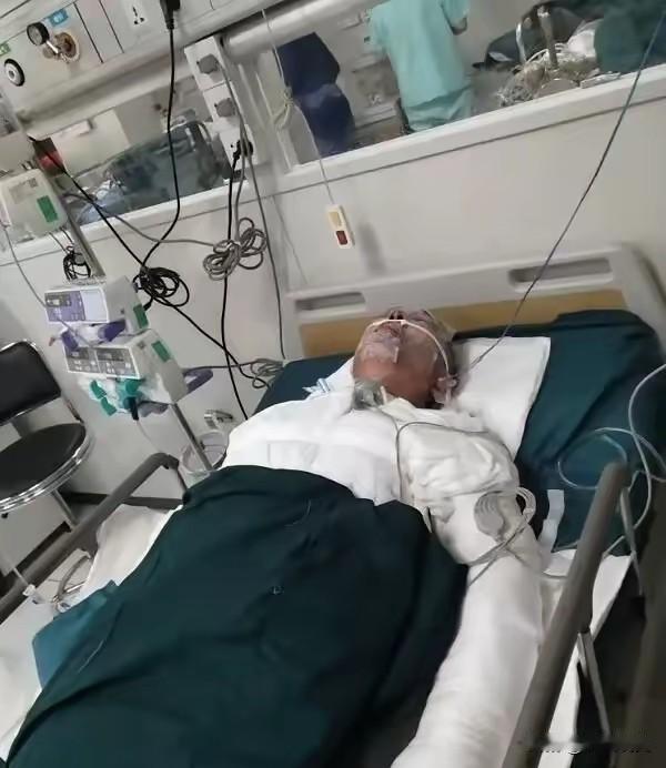 父亲抢救3天未婚妻从未露面，后事刚毕就追要奔驰：凉薄的人，不配谈婚姻
 
我爸抢