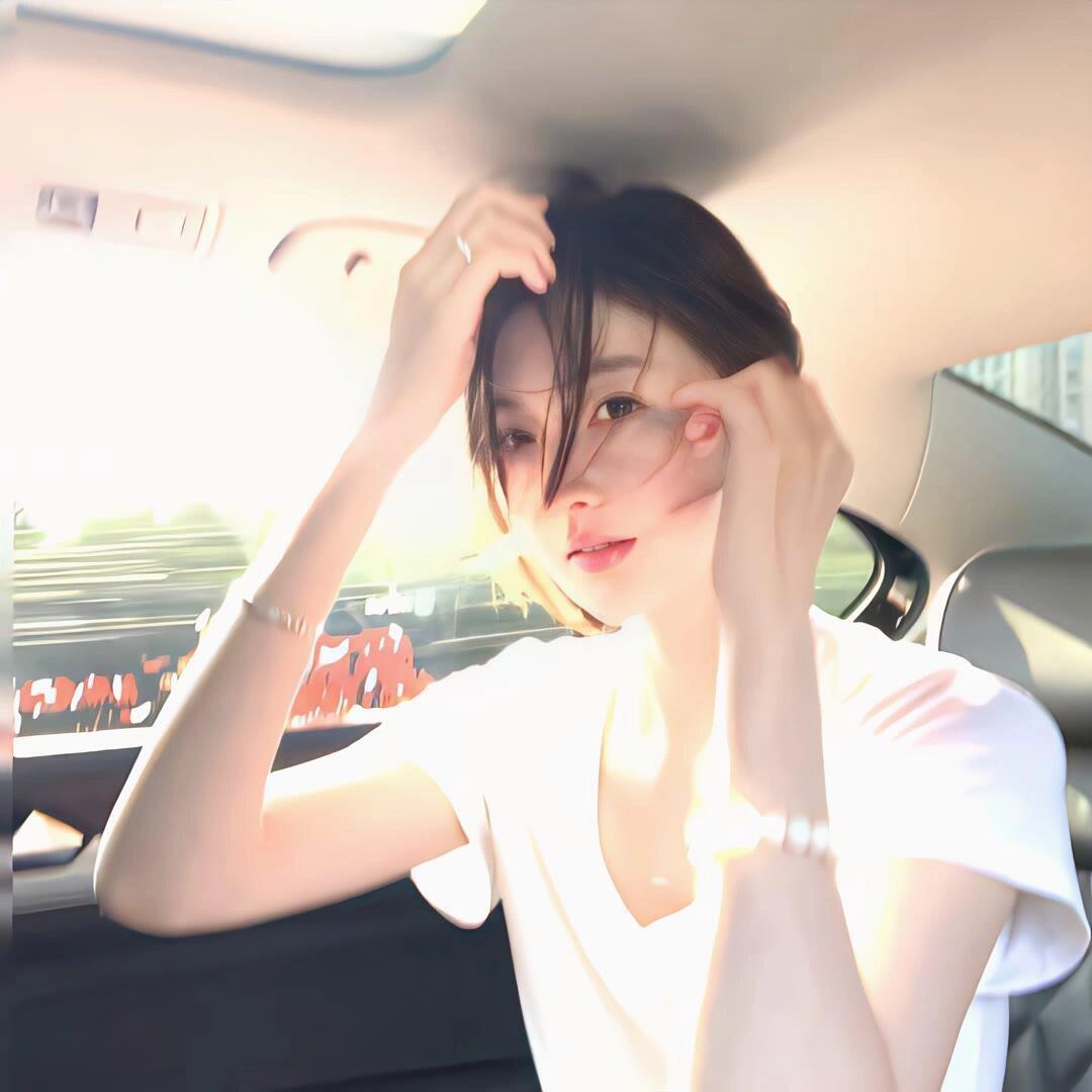 “一个人吃饭也没什么不好，不过是空出来一个座，邀请了寂寞。” ​​​