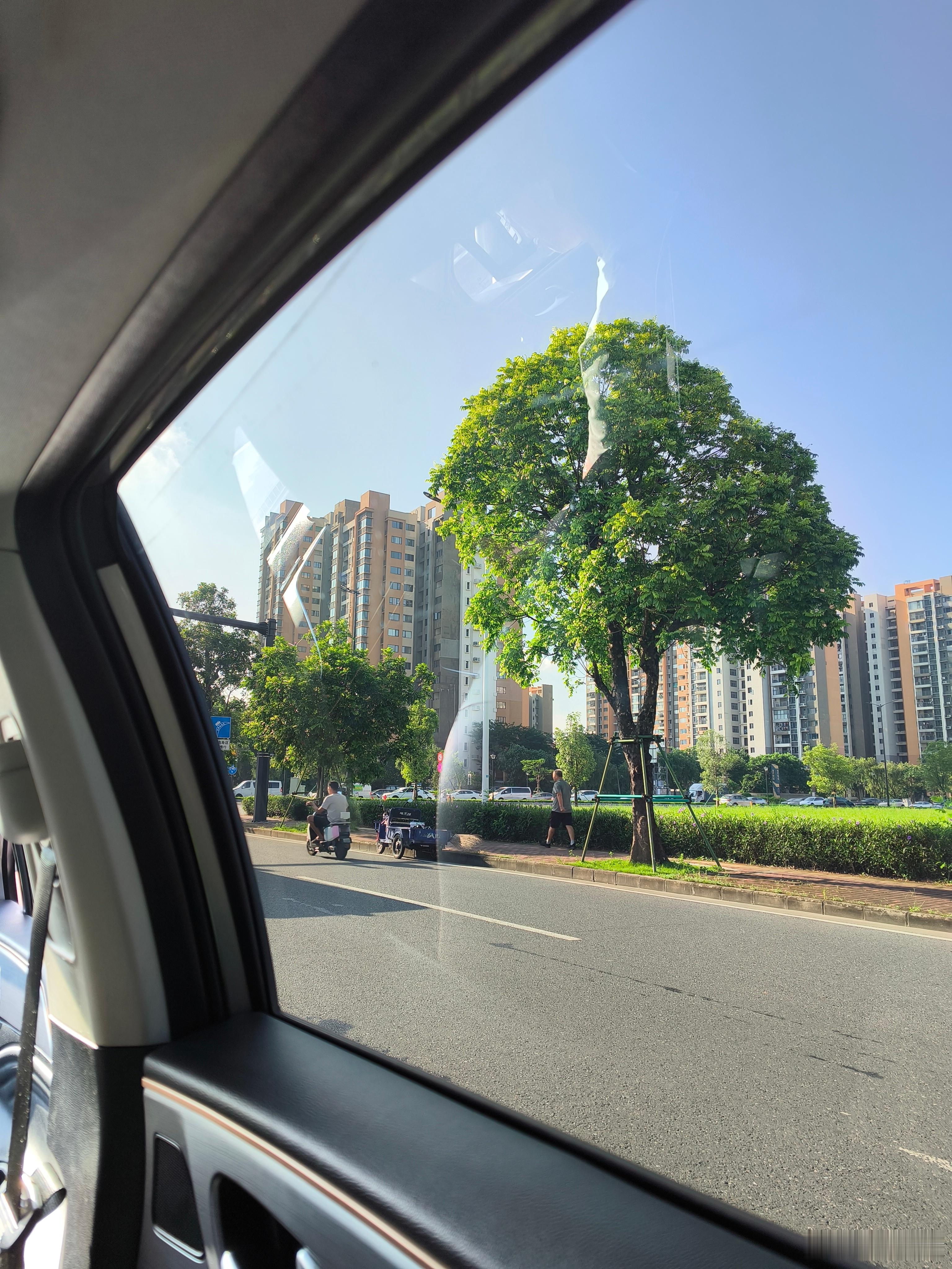 王一博珠海试车 丨王一博赛道平安 去找王一博玩咯