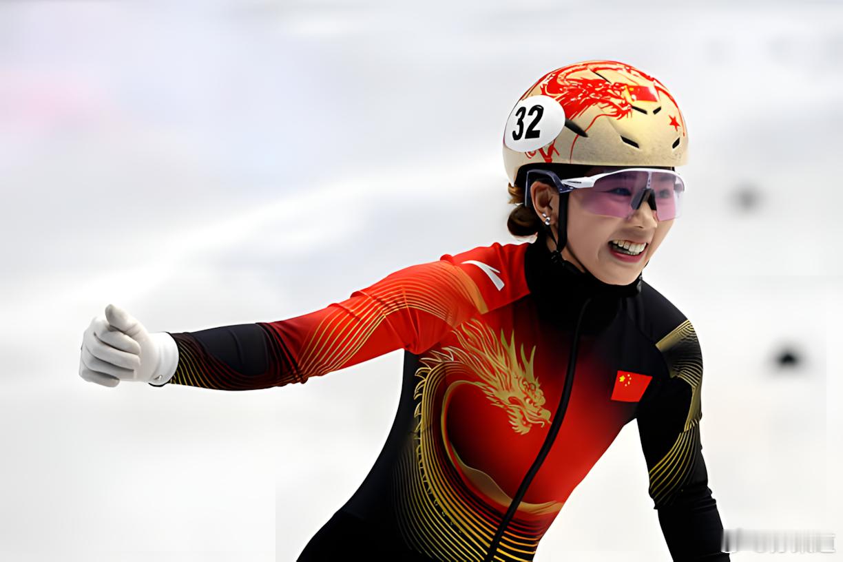 杨婧茹1500米第四金吉莉1500米金牌短道速滑女子1500米，19岁中国小将杨