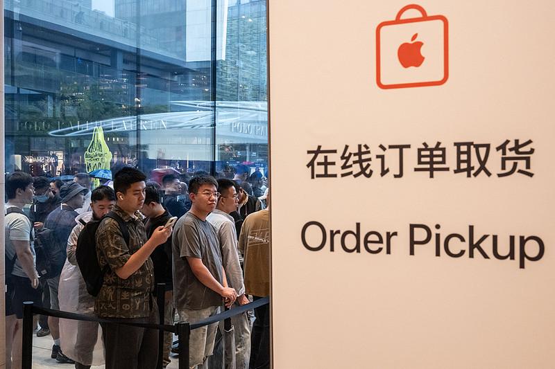iPhone18 Pro预售1分钟售罄 苹果零售店原价抢现货实用攻略
iPhon