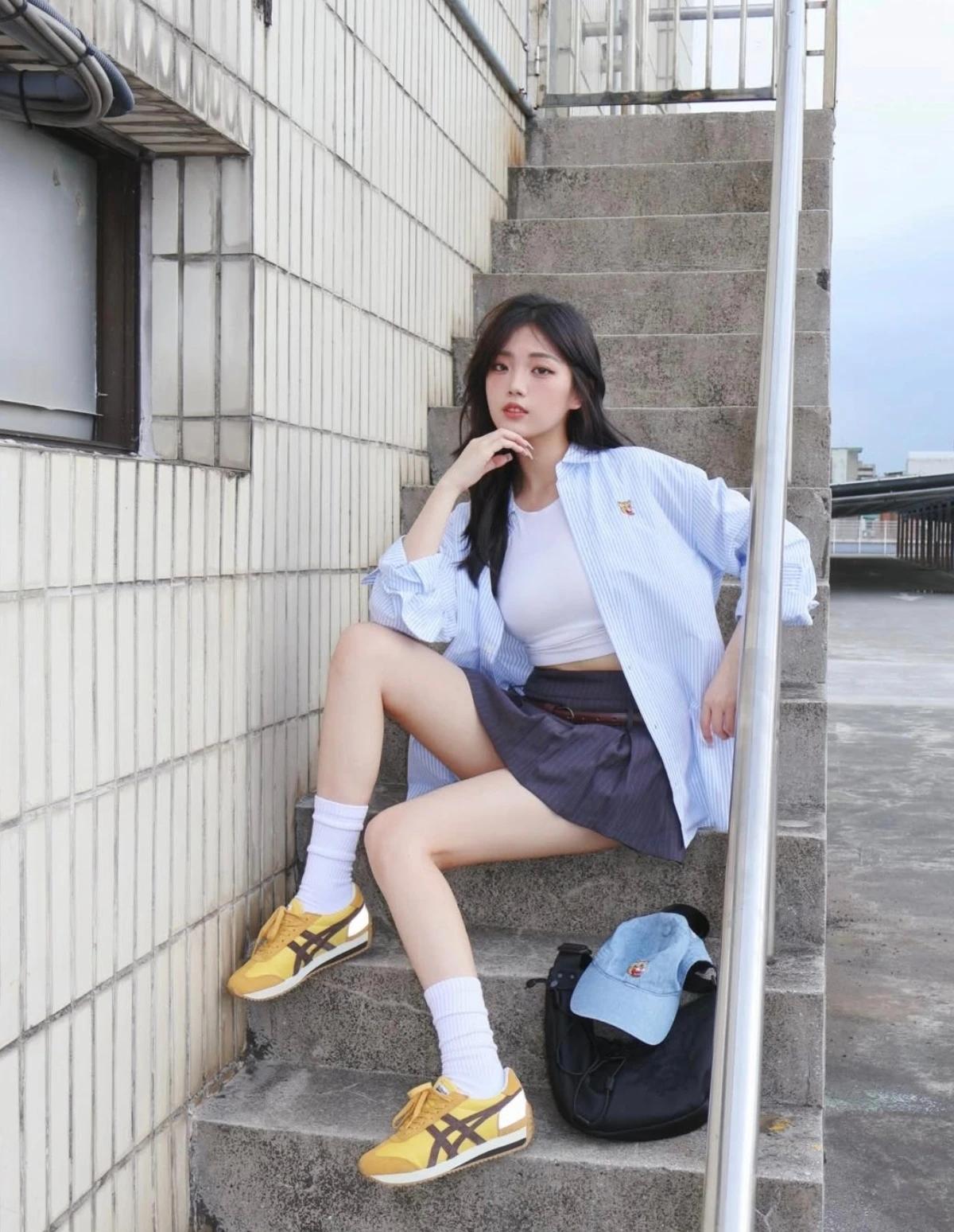 少女摄影|NO.0320期
可爱邻家女孩户外随拍