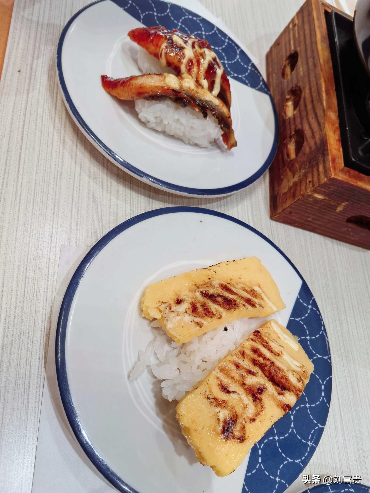 吃寿司、本质上就是吃米饭

小孩子喜欢吃，没办法只好跟着一起吃，我是真的不喜欢吃