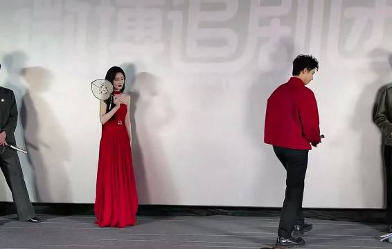 哎呦这个李昀锐和孟子义剧宣怎么这么般配