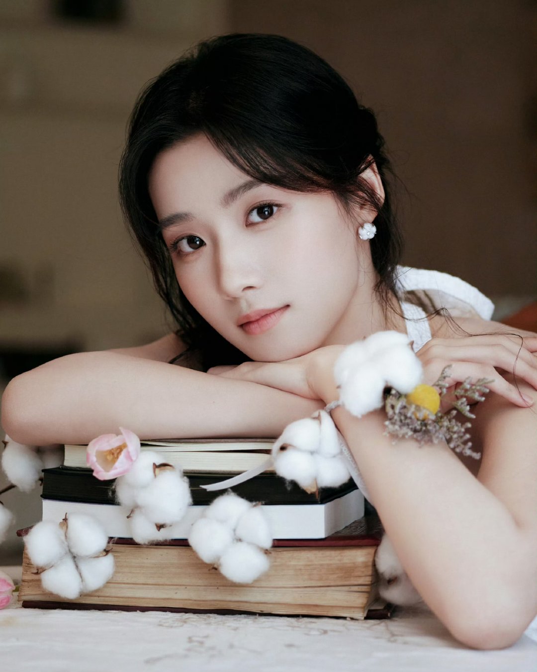 女明星到底要怎么样才好什么时候才能停止对女艺人的审判啊一点点细微表情都要被过度解