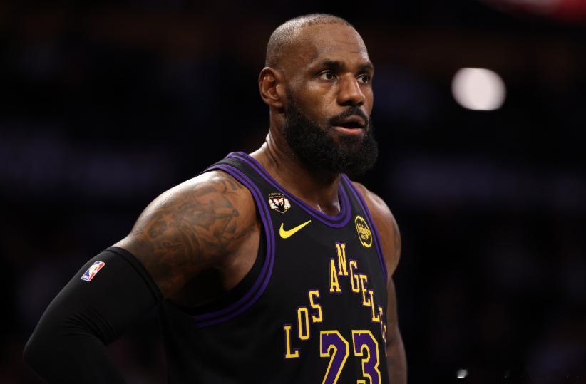 近日前NBA球星伊戈达拉接受了HoopsHype专访。谈到湖人球星詹姆斯，伊戈达