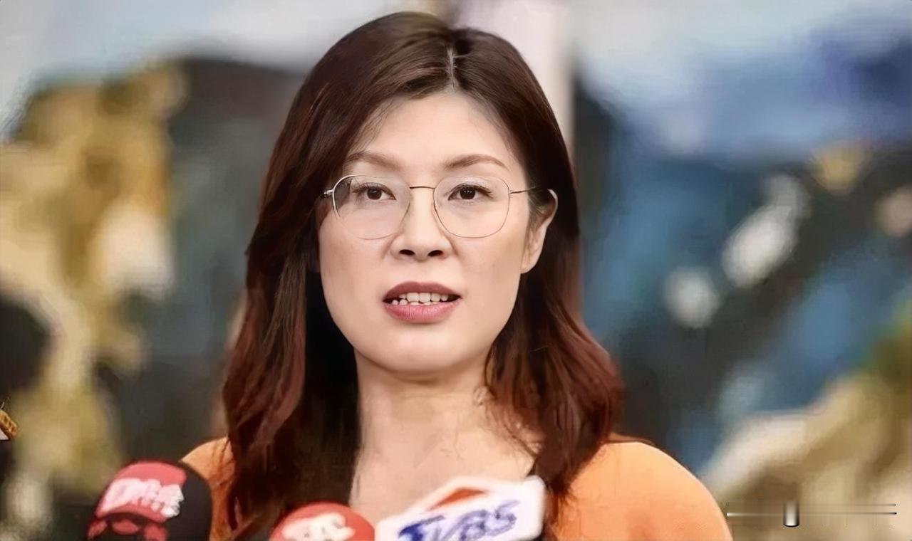 高安国被抓，郑丽文一句话引爆全网：这波操作，太狠了。

郑丽文发文回应说：“大陆