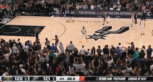 NBA赛场之马刺逆转了掘金队，什么情况？
   没看马刺的比赛，毕竟这应该是一场