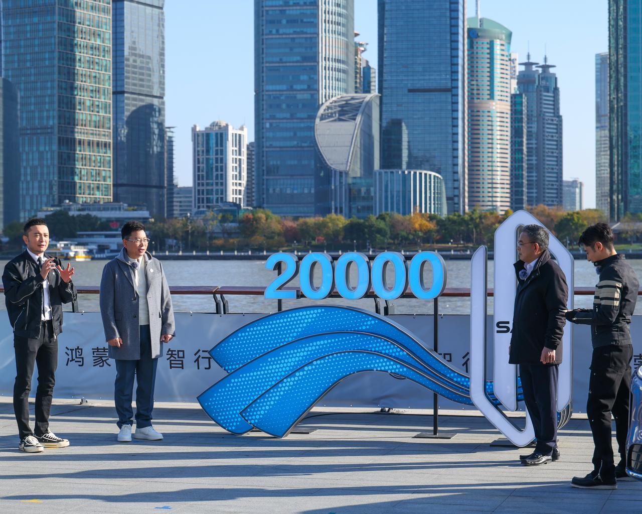 高端市场新标杆！鸿蒙智行如何让BBA经销商“用脚投票”？
一个现象很能说明问题，