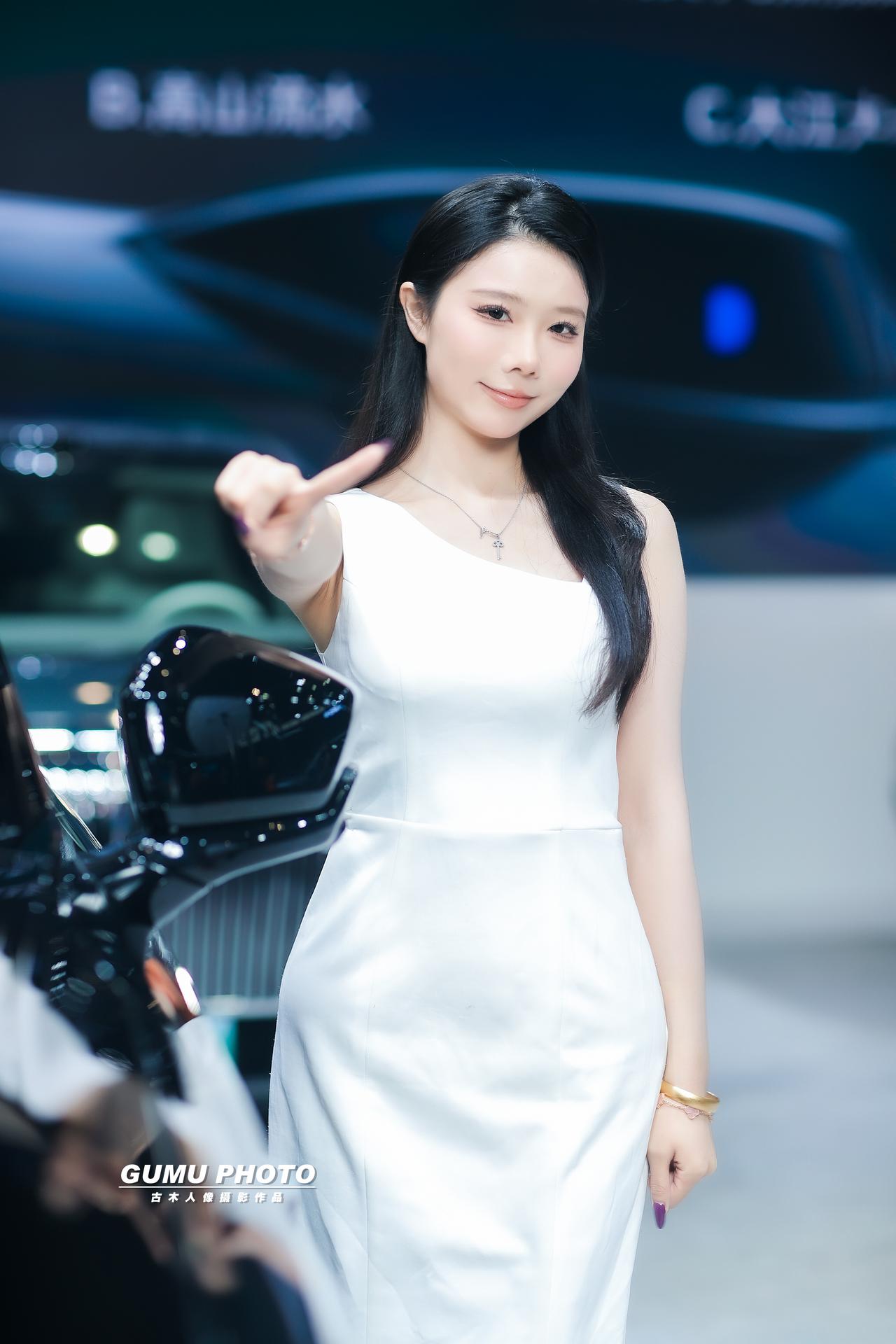 2025重庆汽车消费节长城展台模特小姐姐
