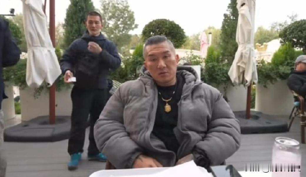 [浮云]馆长密集行程刷爆全网！北京转丹东探抗美援朝纪念馆，沈阳折返北京赶升旗飞厦