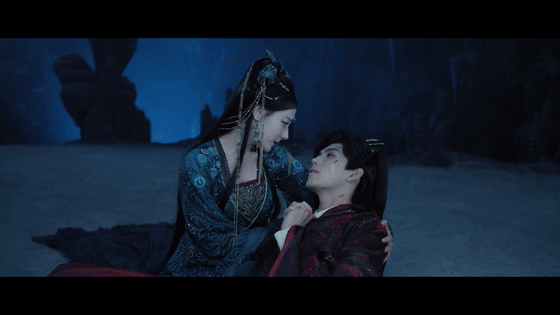 白日提灯剧情两极分化白日提灯 甜虐交织戳心！贺思慕放狠话像刀子，转头闯狱，幻境相