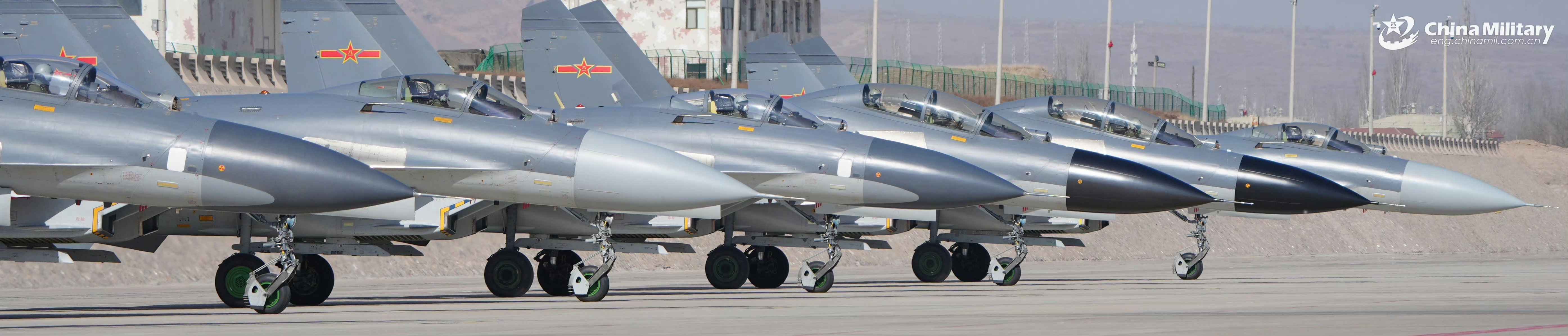 从阿穆尔河里钻出白胡子苏霍伊老仙：噢，我的沈阳小伙儿，你要找的是哪一种苏27？这