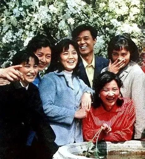 图一 祝希娟 李秀明 陈冲，谢晋电影里的三位女演员
祝希娟 陈冲是谢晋发现的，李