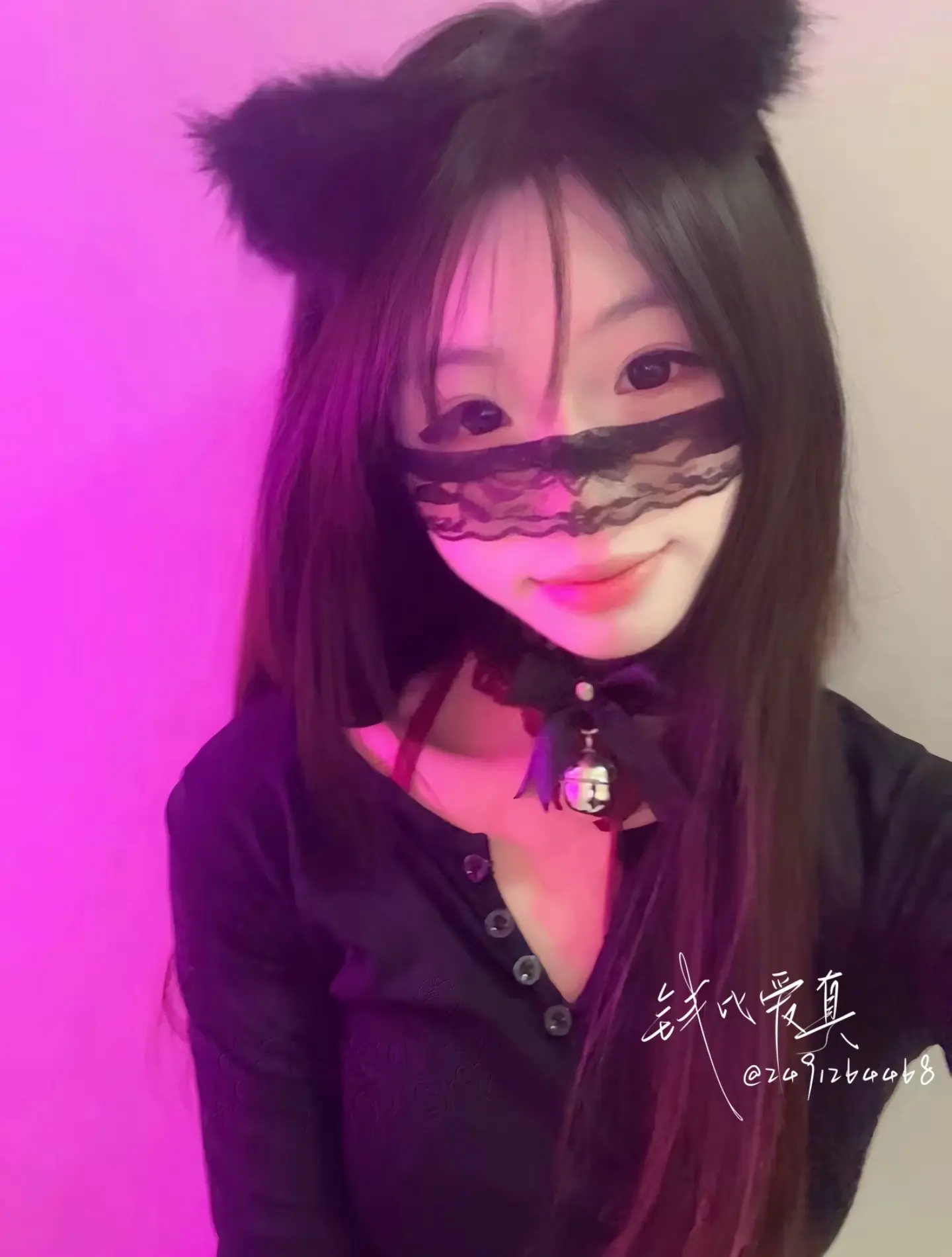 我不爱装什么清纯 我大方承认我就是用钱能追到的女孩子 但你那点钱 追不到