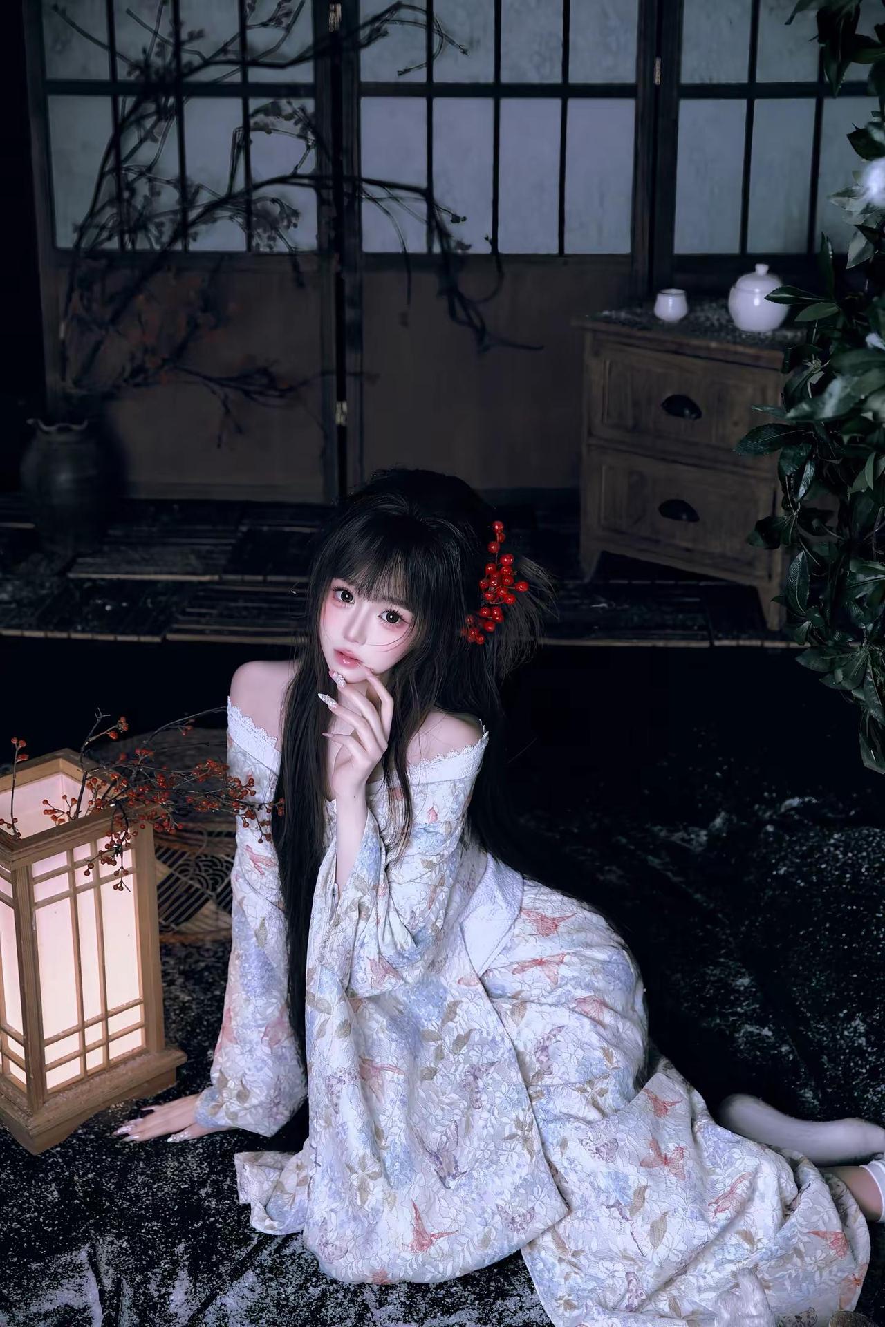 淡淡胭脂遮住了思绪。