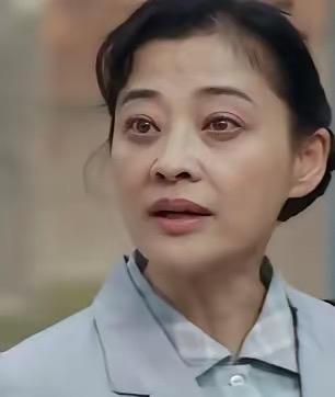 该说不说，梅婷的运气真的挺好的，一部《父母爱情》让她吃了十几年老本。
虽然吧，她